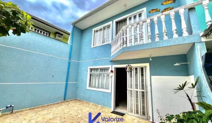 Sobrado 04 quartos em Praia de Leste