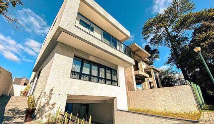 Casa em condomínio com 3 suítes no Atuba