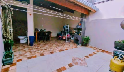 Casa térrea totalmente reformada à venda no centro de Jundiaí