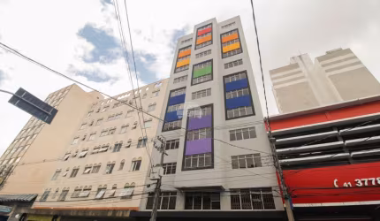 Studio mobiliado e decorado no Centro de Curitiba, para até 2 pessoas, 24m²