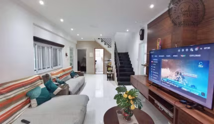 Sobrado com 4 dormitórios à venda, 200 m² por R$ 2.120.000,00 - Canto do Forte - Praia Grande/SP