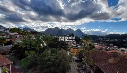 Casa em bairro nobre, com 2 dormitórios à venda, 165 m² por R$ 650.000 - Braunes - Nova Friburgo/RJ