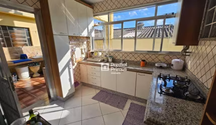 Sobrado à venda, 250 m² por R$ 1.300.000,00 - Jardim Ouro Preto - Nova Friburgo/RJ