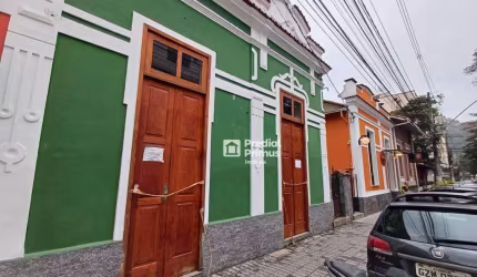 Casa com 2 dormitórios para alugar, 99 m² por R$ 6.587,60/mês - Centro - Nova Friburgo/RJ