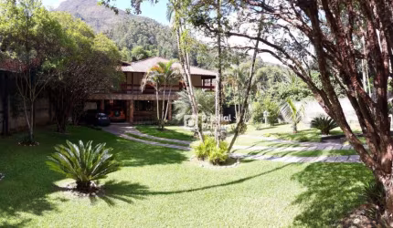 Casa à venda por R$ 2.600.000,00 - Cônego - Nova Friburgo/RJ