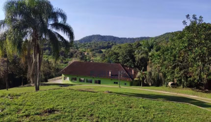 Chácara com 10 dormitórios à venda, 193600 m² por R$ 2.300.000,00 - Saíva - Antonina/PR