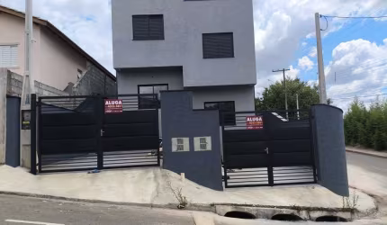 Casa para Locação em Atibaia, Tanque, 2 suítes, 1 banheiro, 1 vaga