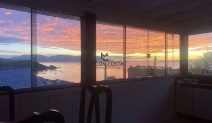 Casa em São Miguel Biguaçu