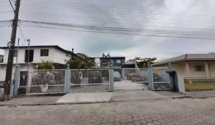 CASA-GEMINADA 500 M DA PRAIA