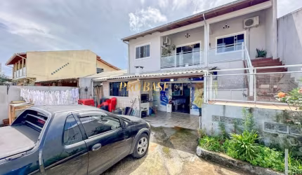 Casa com 3 quartos à venda na Rua Justino Machado de Loreto, 174, Forquilhas, São José por R$ 500.000