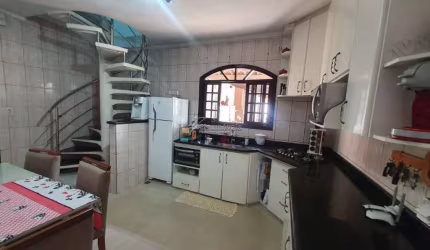 Casa com 3 quartos à venda na Rua Manoel Rodrigues Quadros, 1081, Jardim Maria Antonia (Nova Veneza), Sumaré por R$ 490.000