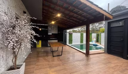 Sobrado impecavel com fundos para area preservada