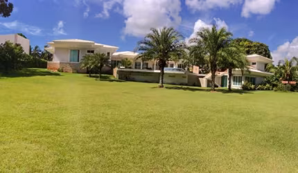 LUXUOSA CASA DE ALTO PADRÃO NO ENCONTRO DAS ÁGUAS