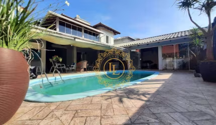 Belíssima Casa com 5 dormitórios à venda, 348 m² privativos na Praia dos Amores - Balneário Camboriú/SC