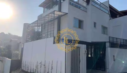 Casa na Praia dos Amores  à venda, 400 m² -  3 suítes com piscina- Itajaí/SC