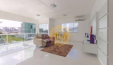 Casa semi mobiliada com 4 dormitórios à venda, Praia dos Amores - Balneário Camboriú/SC