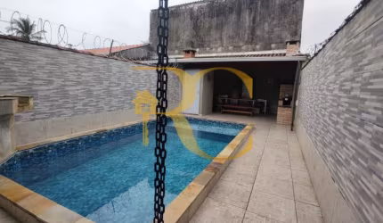 Casa à venda com 3 quartos e Piscina em Itanhaém SP