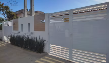 Casa Nova no bairro Tupy, em Itanhaém - localizada lado praia, em rua calçada.