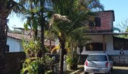 Excelente casa localizada no bairro Jardim Marambá 2, em Itanhaém.