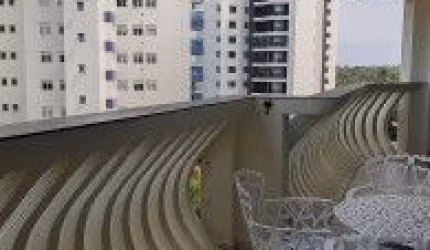 Belíssimo Apartamento na cobertura em Riviera de São Lourenço, em Bertioga, lado praia à 1 quadra do mar.