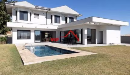 Belíssima casa de Alto Padrão no Condomínio Terras Caxambu com 454m² de área construída