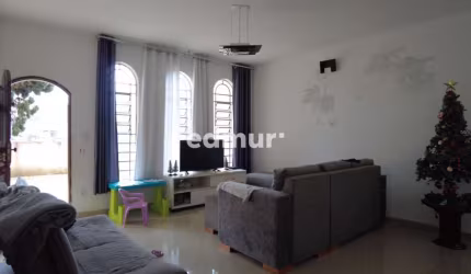 Casa com 3 quartos para alugar no Jardim das Maravilhas, Santo André  por R$ 3.500