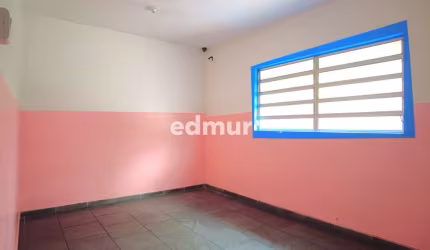 Casa com 1 quarto à venda no Parque das Nações, Santo André  por R$ 750.000