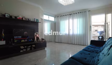 Casa com 3 quartos à venda na Vila Alzira, Santo André  por R$ 800.000