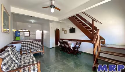 Casa em condomínio à venda. Com dois dormitórios. Praia da Maranduba em Ubatuba. Aceita financiamento bancário.