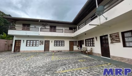 Sobrado á venda no Sertão da Quina em Ubatuba. Com escritura, aceita financiamento, próximo das cachoeiras;