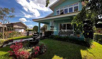 Casa de Alto Padrão com Potencial Comercial e Localização Privilegiada