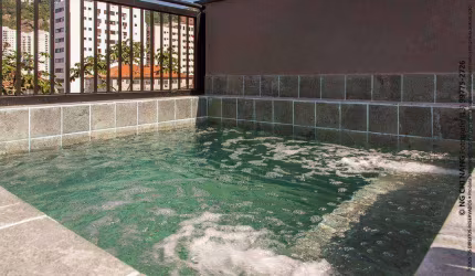 Casa Triplex à venda no Marapé em Santos
