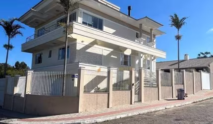 Casa com 5 dormitórios à venda, 297 m² por R$ 2.970.000,00 - Centro - São José/SC