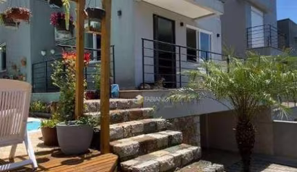 Casa com 3 dormitórios à venda, 178 m² por R$ 2.550.000,00 - Córrego Grande - Florianópolis/SC