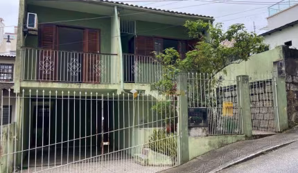 Sobrado com 4 dormitórios à venda, 143 m² por R$ 750.000,00 - Agronômica - Florianópolis/SC