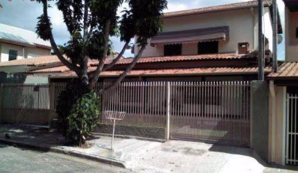 Sobrado com 4 dormitórios à venda, 280 m² por R$ 1.064.000,00 - Bosque dos Eucaliptos - São José dos Campos/SP