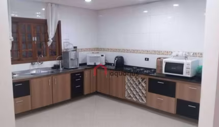 Sobrado com 4 dormitórios à venda, 196 m² por R$ 692.000,00 - Jardim Bela Vista - Jacareí/SP