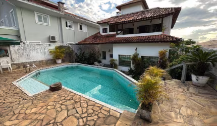 Casa com 5 dormitórios à venda, 440 m² por R$ 3.000.000,00 - Jardim das Colinas - São José dos Campos/SP