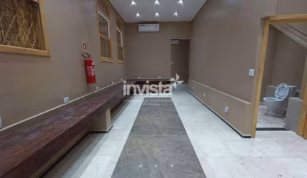 Sobrado à venda, 234 m², uma quadra da praia, Pompéia-Santos