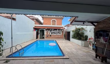 Casa duples 4 dormitórios sendo 2 suítes no Embaré!