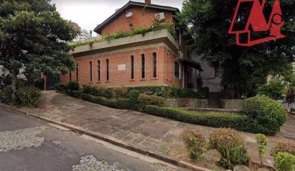 No Petrópolis,casa da 243m³ 4 dormitórios ,piscina