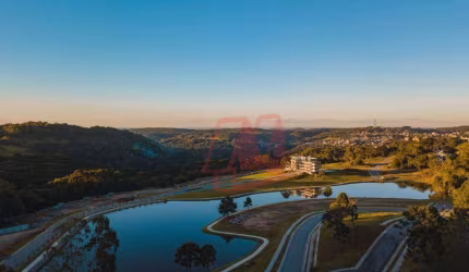 Em Gramado, apartamento em condominio de luxo