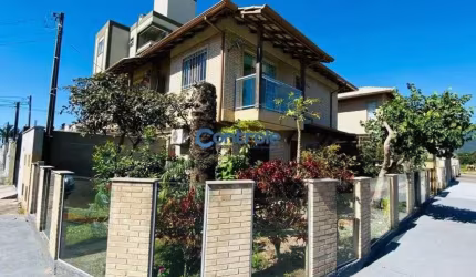Sobrado de esquina no bairro Nova Palhoça - Palhoça