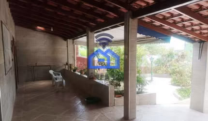 Casa à venda no bairro Martim de Sá com 3 dormitórios, sendo uma suíte, sala ampla, cozinha e banhe