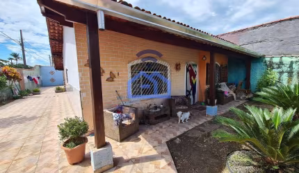 Linda Casa á venda no bairro Canto do Mar em São Sebastião, SP - Venha viver a poucos passos da pra