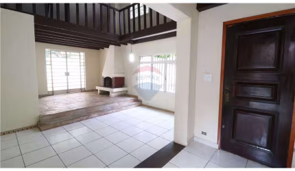 Casa Térrea, para reforma, à Venda na Rua Carida, Vila Emir, São Paulo - SP