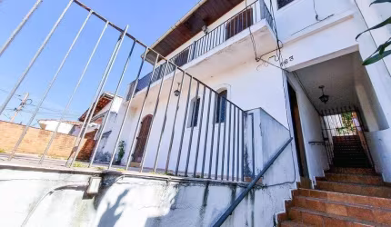 Sobrado com 5 Quartos e 3 banheiros à Venda, 260 m².