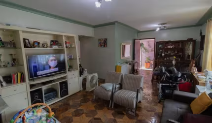 Casa à Venda - Água Fria, 3 Quartos,  300 m2