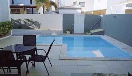 Casa em condomínio fechado com 4 quartos à venda na Rua Edna dos Santos, Buraquinho, Lauro de Freitas, 300 m2 por R$ 1.090.000
