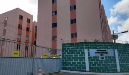 Apartamento com 2 quartos à venda na Rua Rio das Graças, Recreio Ipitanga, Lauro de Freitas, 44 m2 por R$ 110.000
